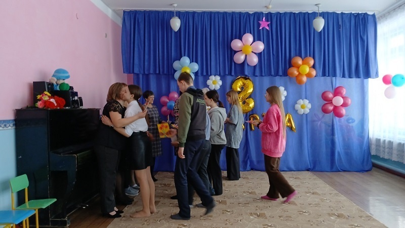 Первые Рыбинской школы присоединились к Всероссийской акции «Вам, любимые», посвящённой 8 Марта.