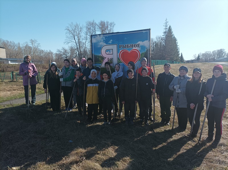Первые Рыбинской школы 22 апреля приняли участие во Всероссийской акции «Юннатский субботник»..