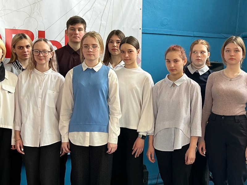 В первый день  апреля Первые Рыбинской школы побывали на Фестивале профессий в Каменском педагогическом колледже.